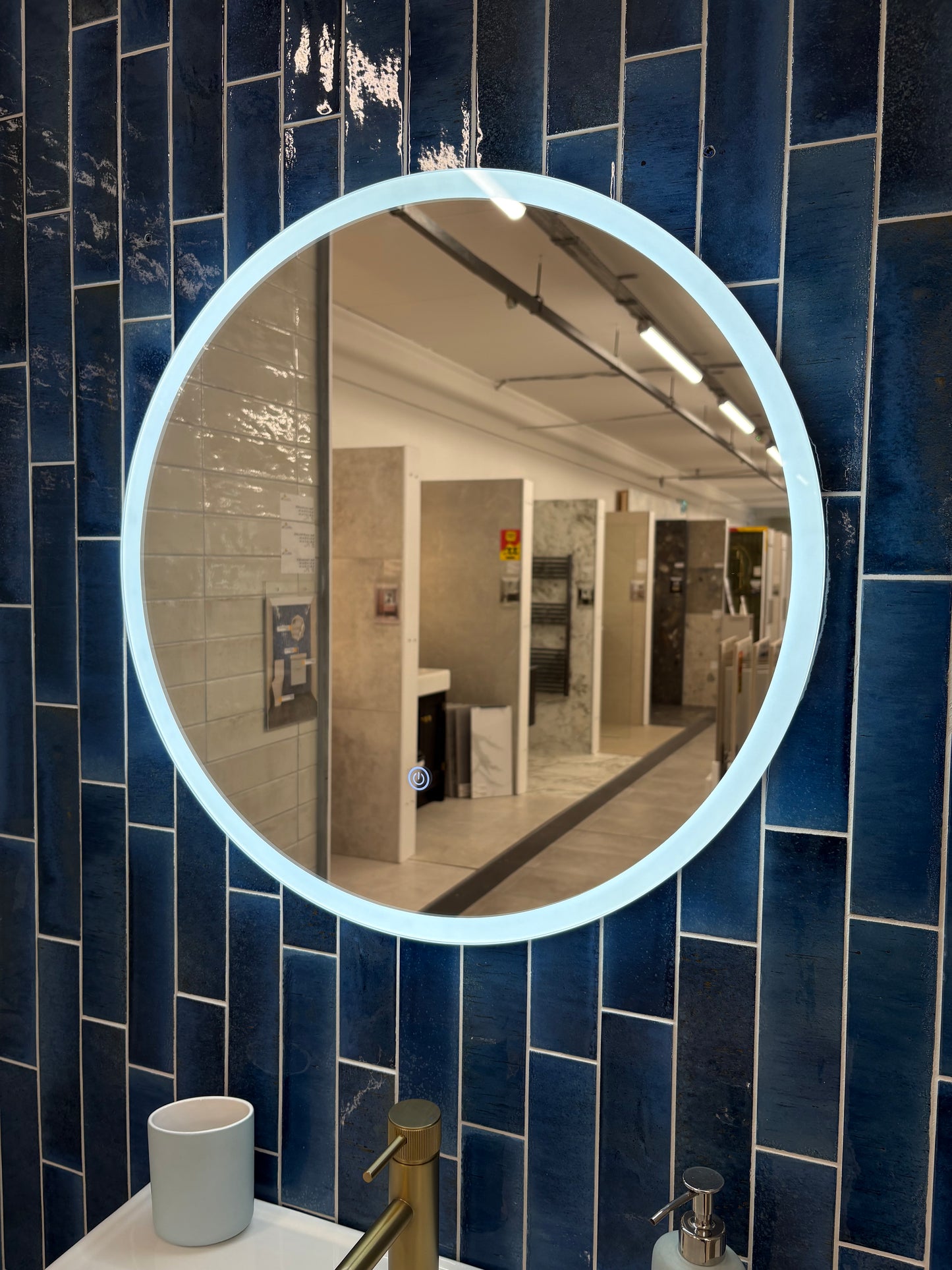 Mia LED 600 Round Mirror